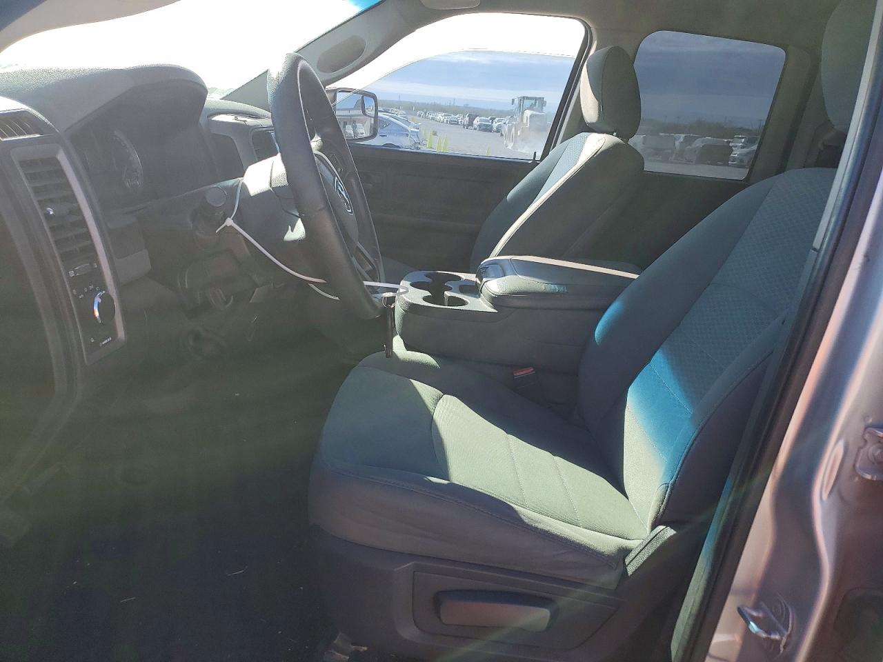 2015 RAM 1500 ST photo 7