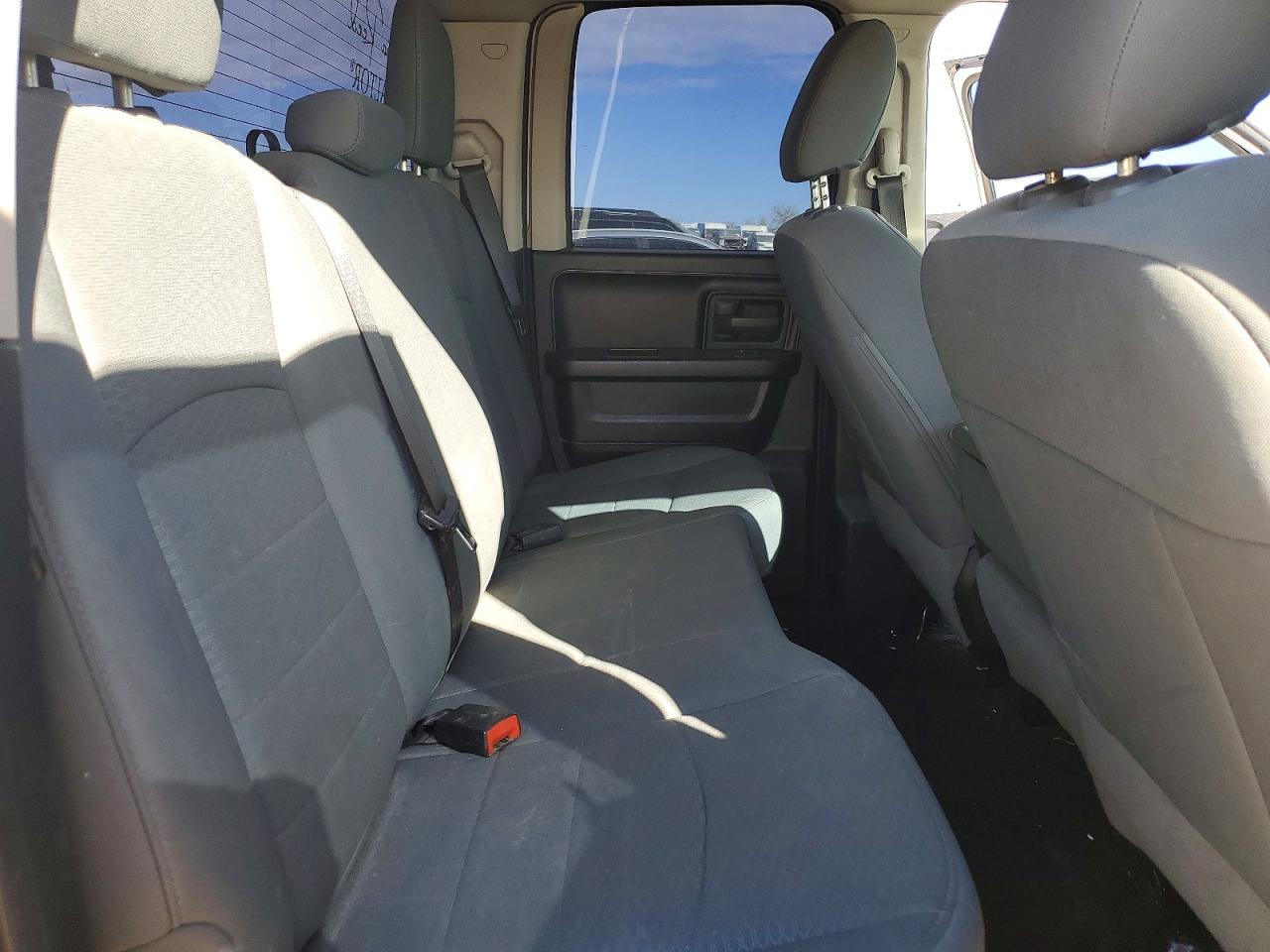 2015 RAM 1500 ST photo 10