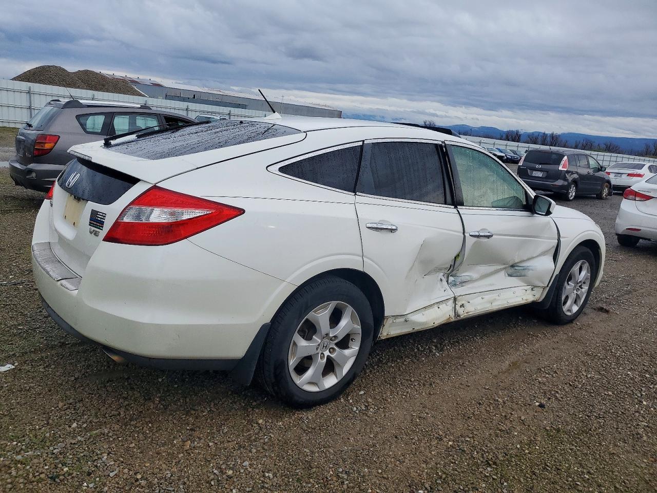 2012 HONDA CROSSTOUR EXL photo 3