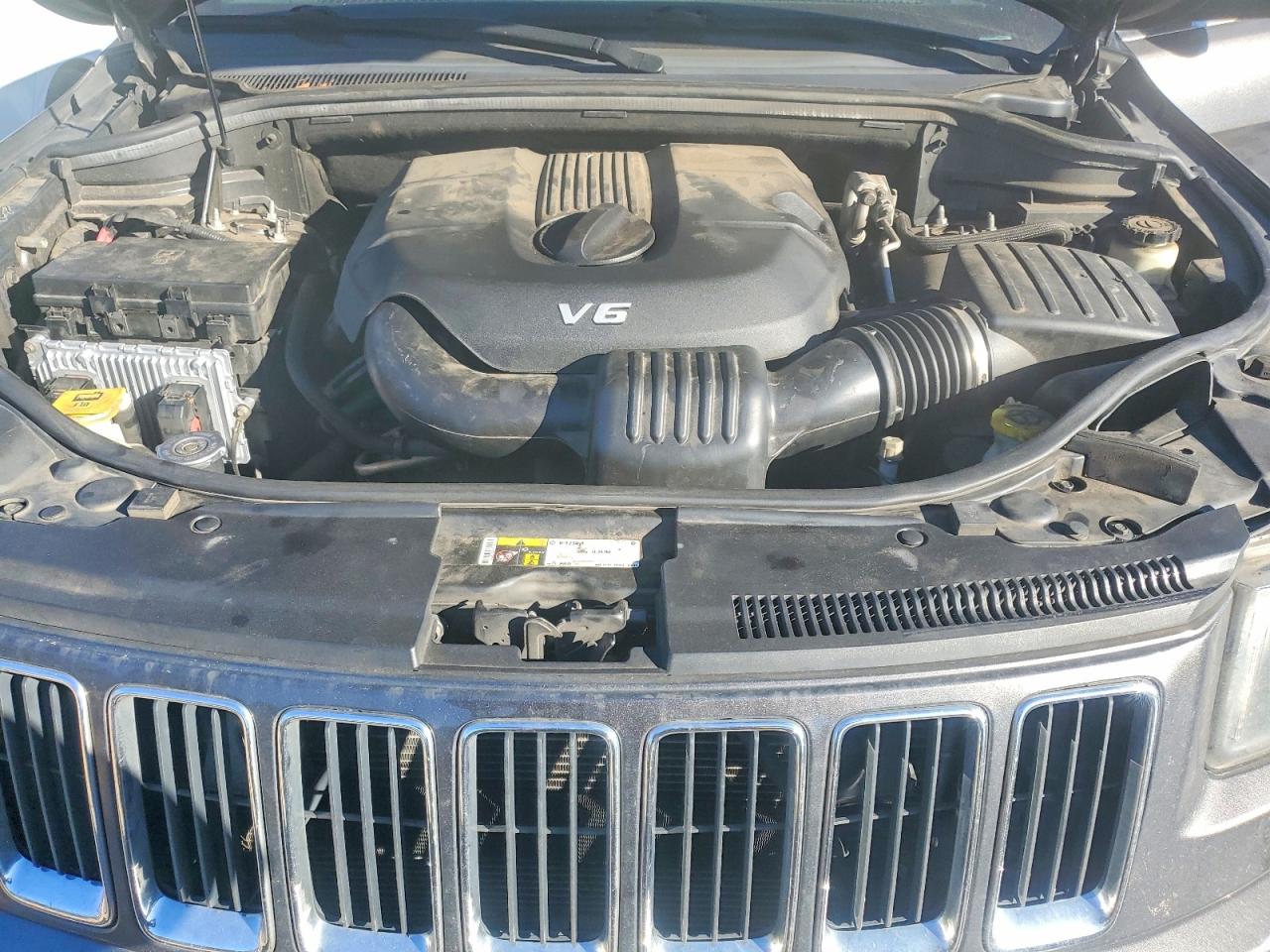 2015 JEEP GRAND CHEROKEE LAREDO photo 11