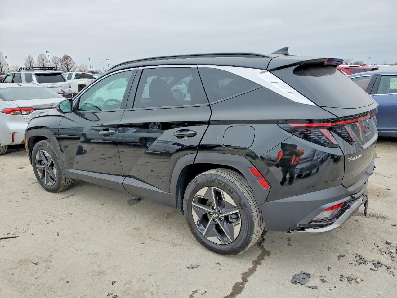 2025 HYUNDAI TUCSON SEL photo 3