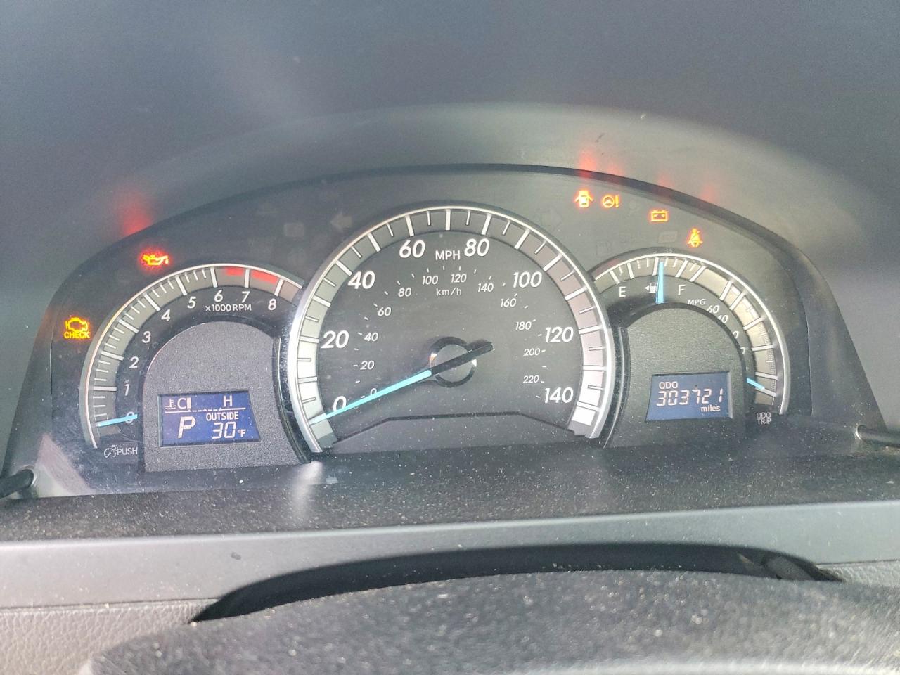 2013 TOYOTA CAMRY L photo 9