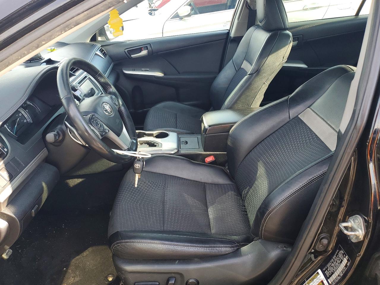 2013 TOYOTA CAMRY L photo 7