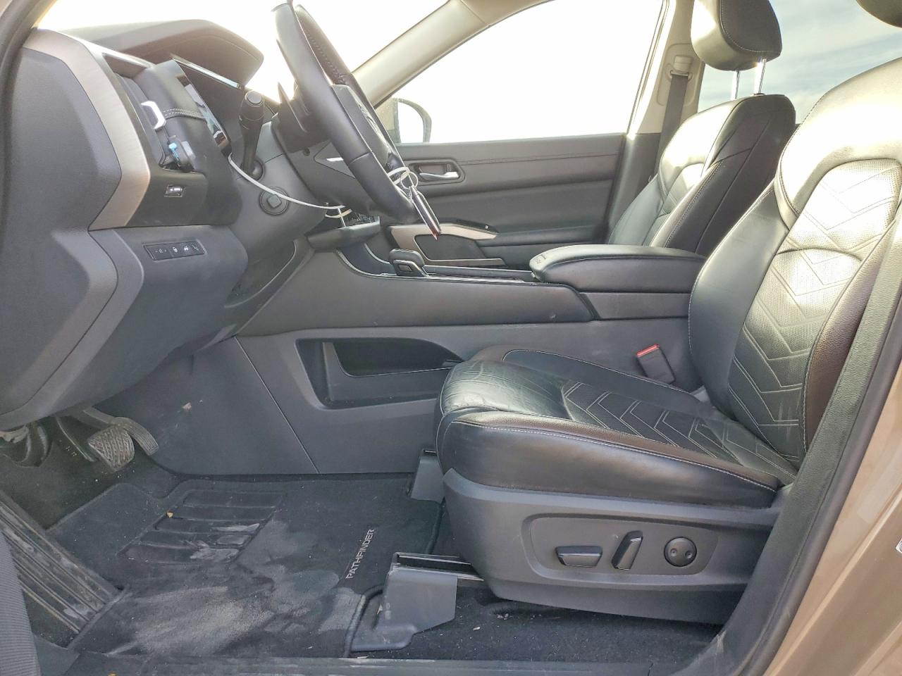 2023 NISSAN PATHFINDER PLATINUM photo 7