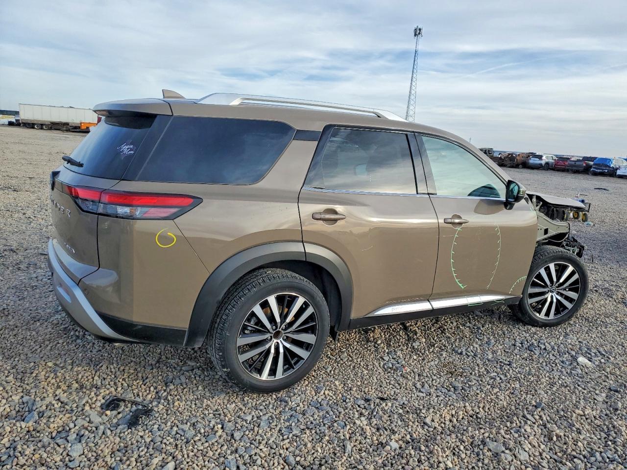 2023 NISSAN PATHFINDER PLATINUM photo 3