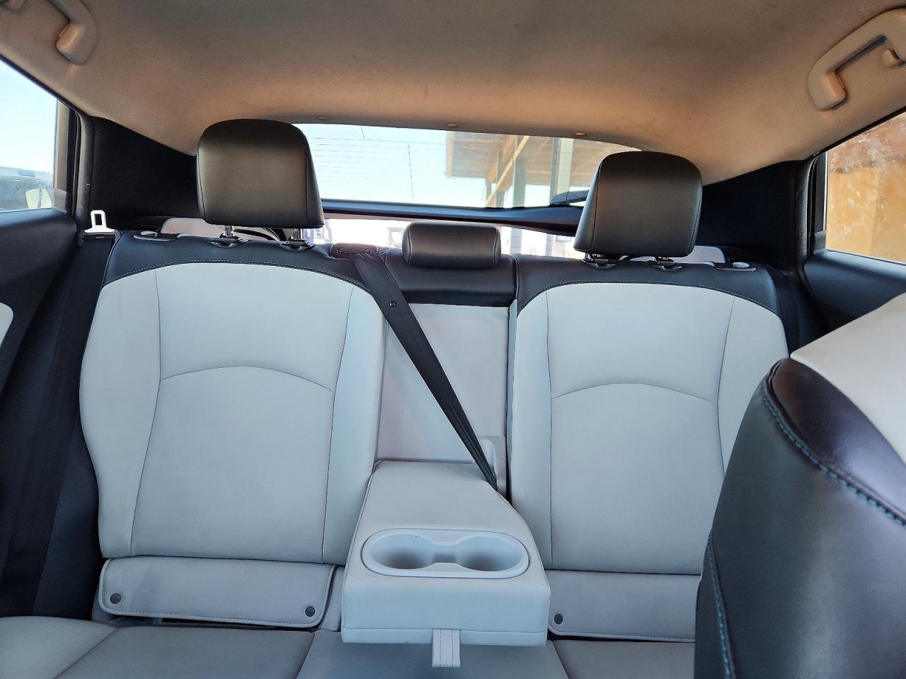 2018 TOYOTA PRIUS photo 10