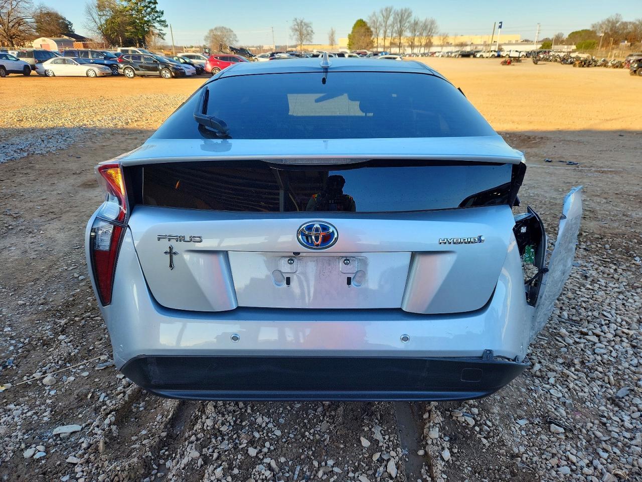 2018 TOYOTA PRIUS photo 6