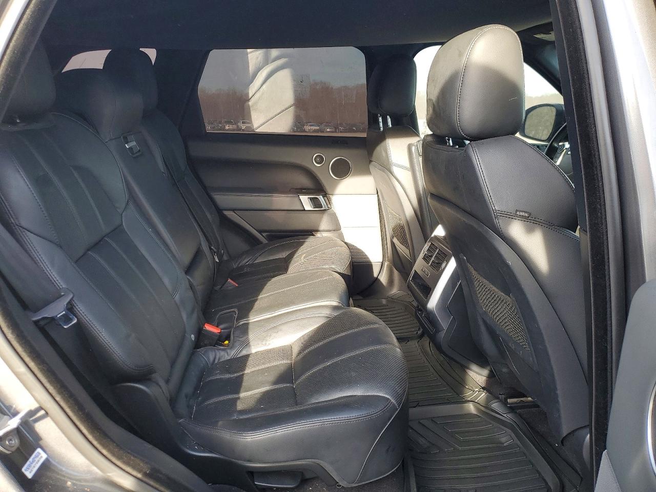 2015 LAND ROVER RANGE ROVER SPORT SE photo 19