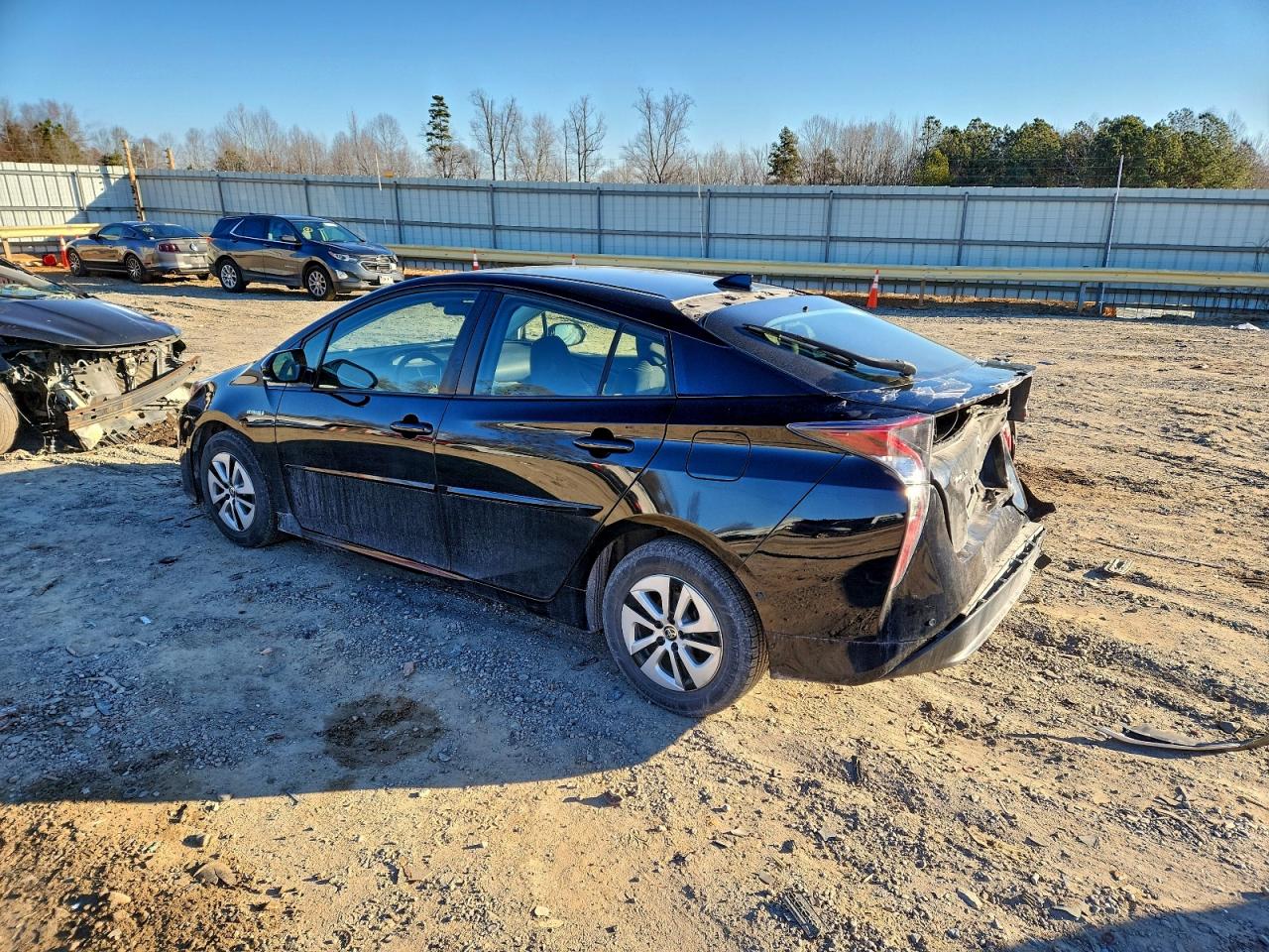 2017 TOYOTA PRIUS photo 3