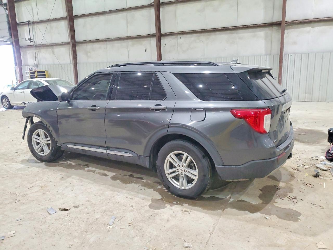 2020 FORD EXPLORER XLT photo 2