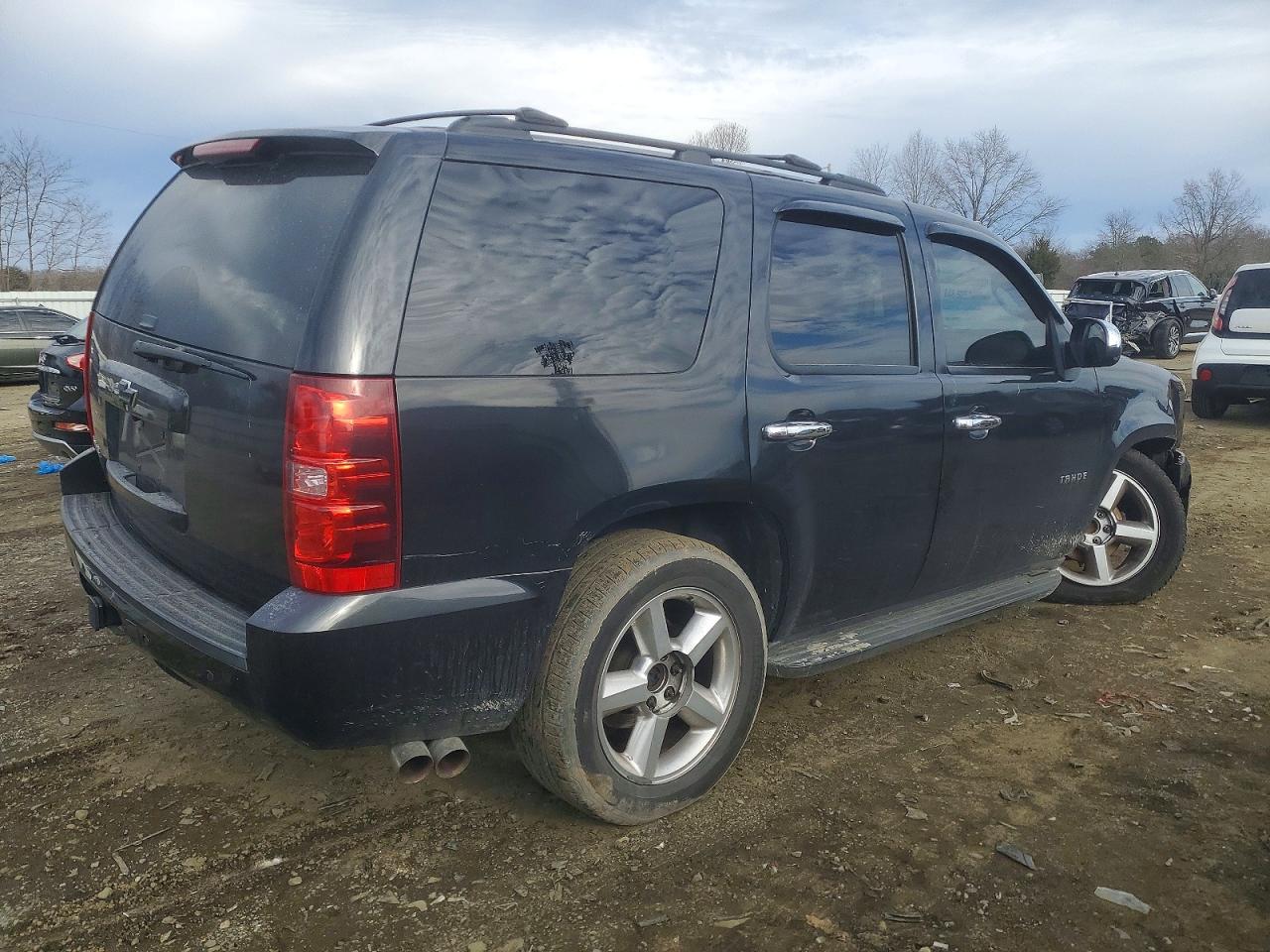 2011 CHEVROLET TAHOE C1500 LT photo 3