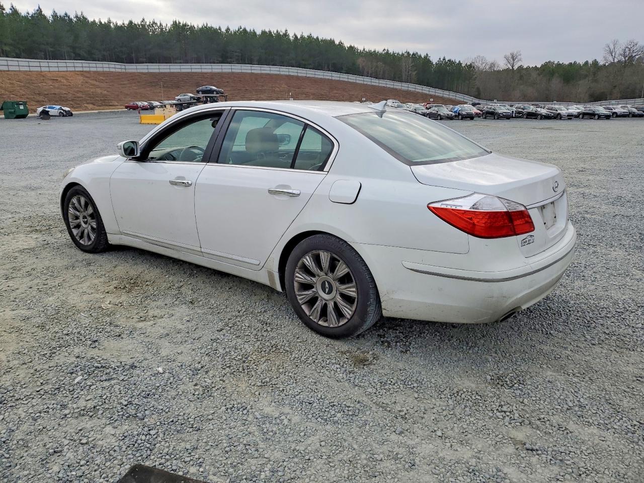 2011 HYUNDAI GENESIS 3.8L photo 2