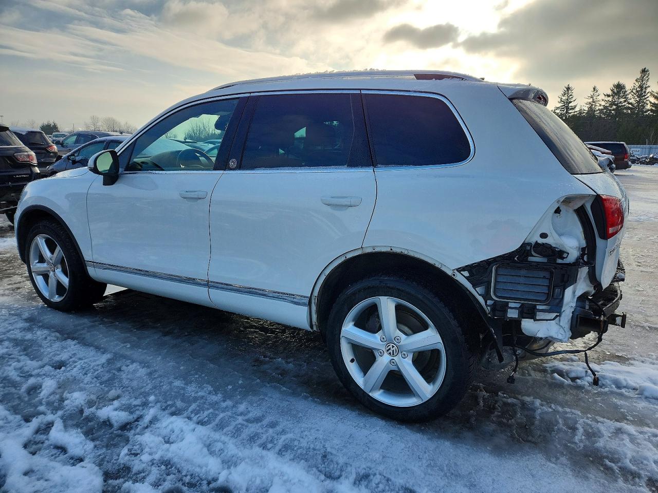 2017 VOLKSWAGEN TOUAREG WOLFSBURG photo 2