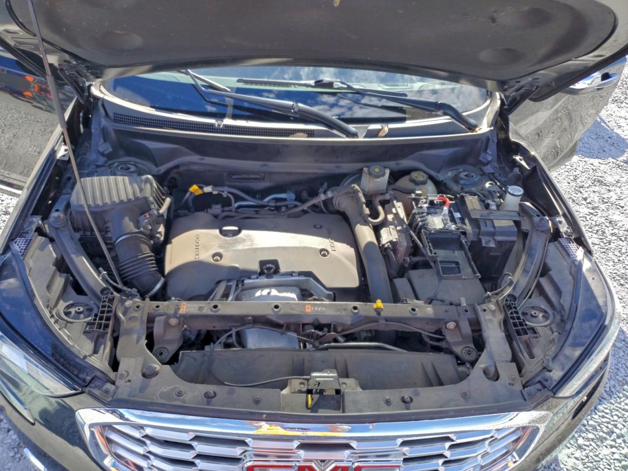 2018 GMC TERRAIN DENALI photo 12