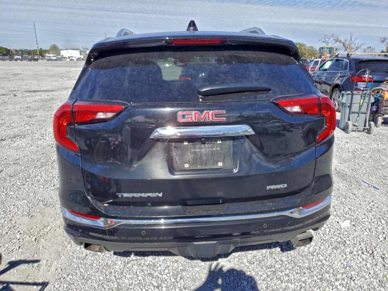 2018 GMC TERRAIN DENALI photo 6