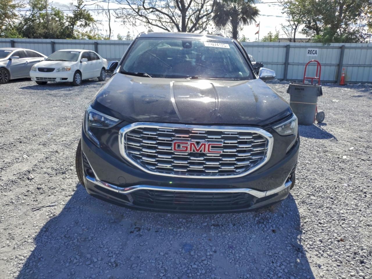 2018 GMC TERRAIN DENALI photo 5