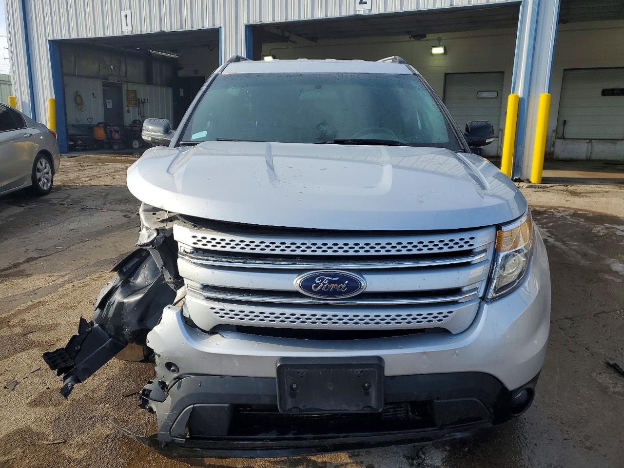 2015 FORD EXPLORER XLT photo 5