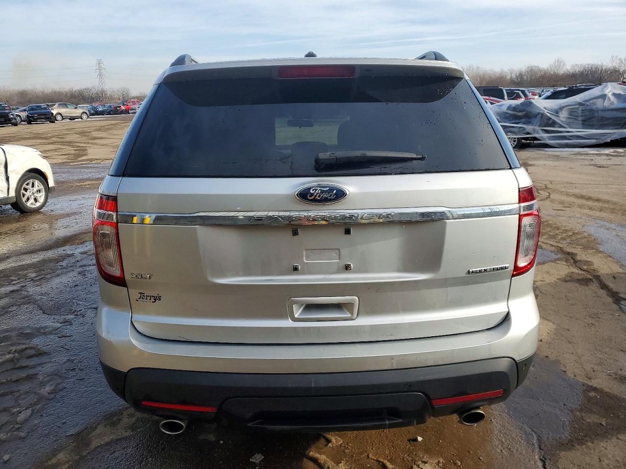 2015 FORD EXPLORER XLT photo 6