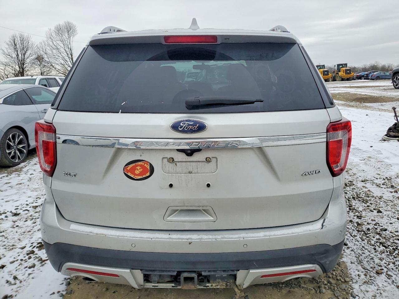 2017 FORD EXPLORER XLT photo 6
