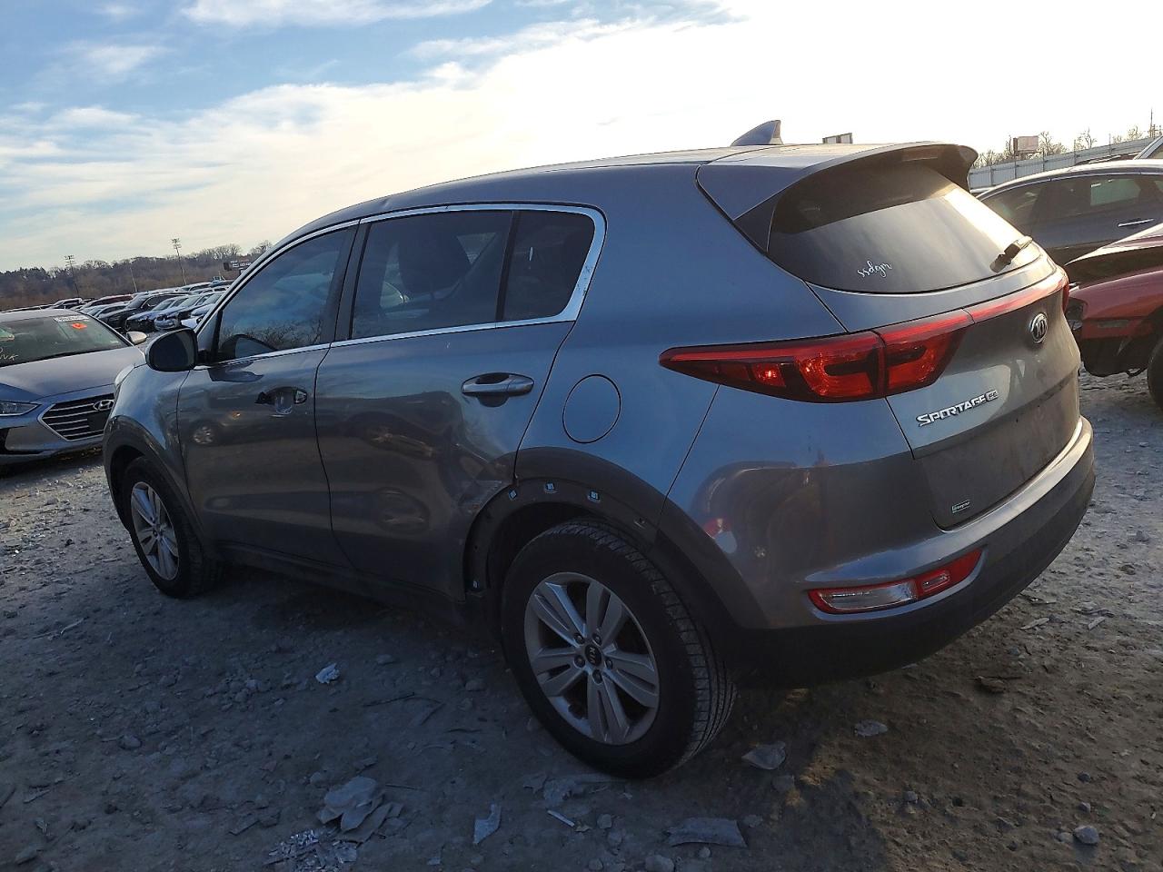 2017 KIA SPORTAGE LX photo 3