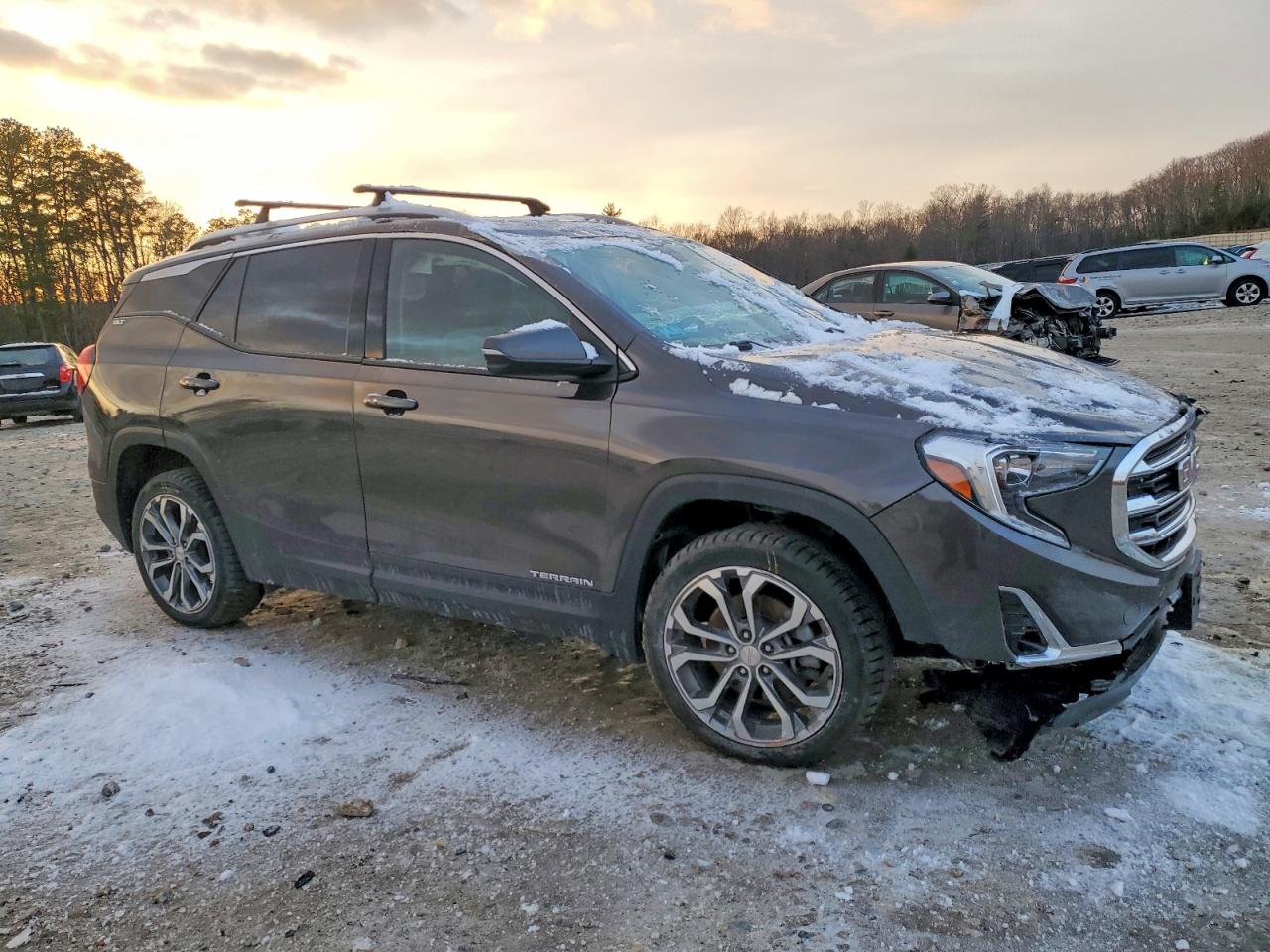 2020 GMC TERRAIN SLT photo 4