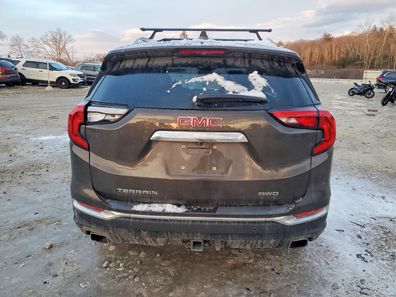 2020 GMC TERRAIN SLT photo 6