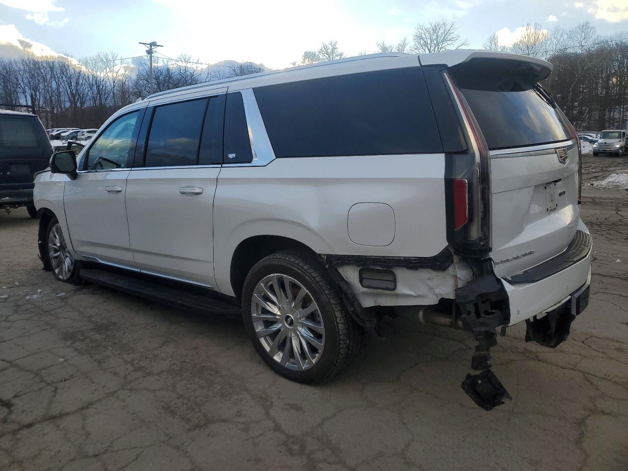 2023 CADILLAC ESCALADE ESV PREMIUM LUXURY photo 2