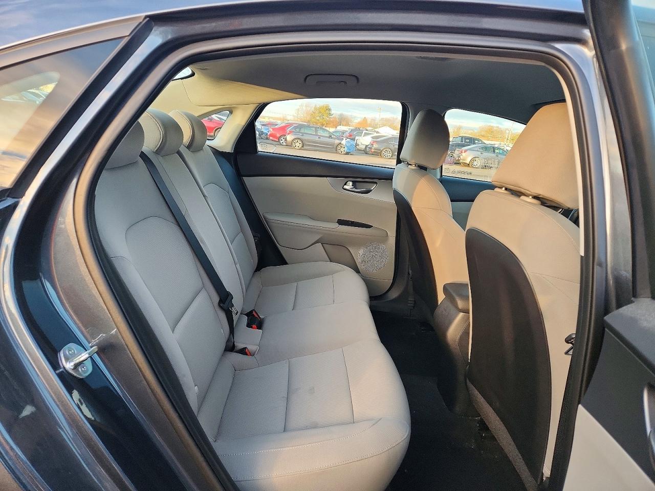 2021 KIA FORTE FE photo 10
