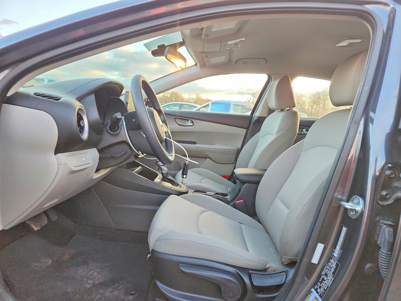 2021 KIA FORTE FE photo 7