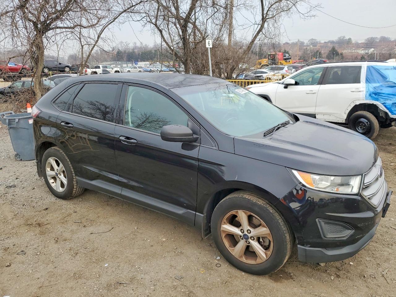 2016 FORD EDGE SE photo 4