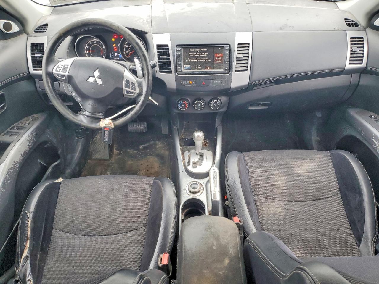 2011 MITSUBISHI OUTLANDER SE photo 8