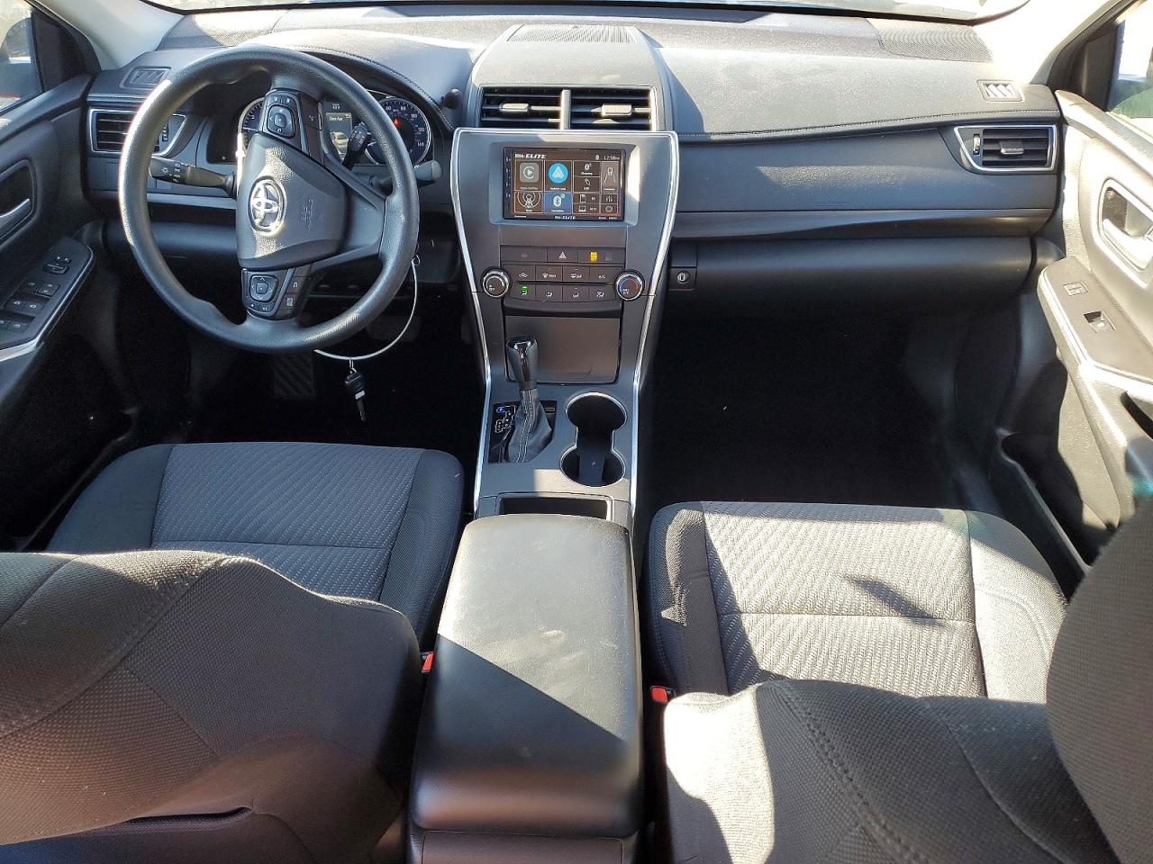 2017 TOYOTA CAMRY LE photo 8