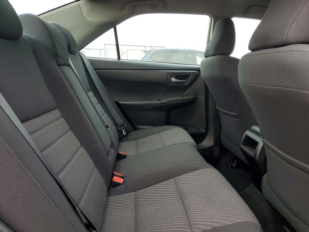 2017 TOYOTA CAMRY LE photo 10