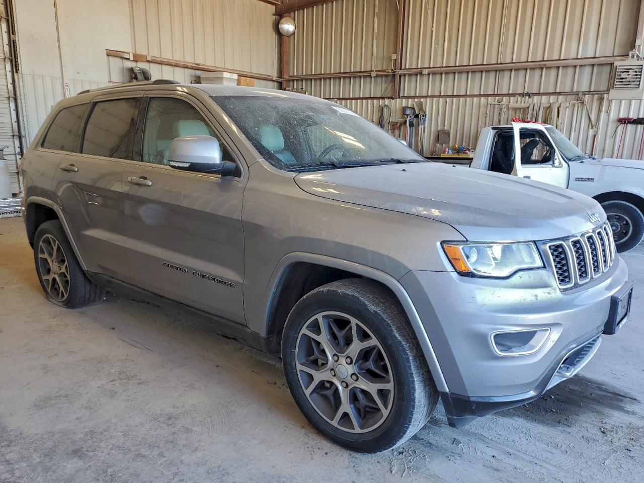 2018 JEEP GRAND CHEROKEE LIMITED photo 4