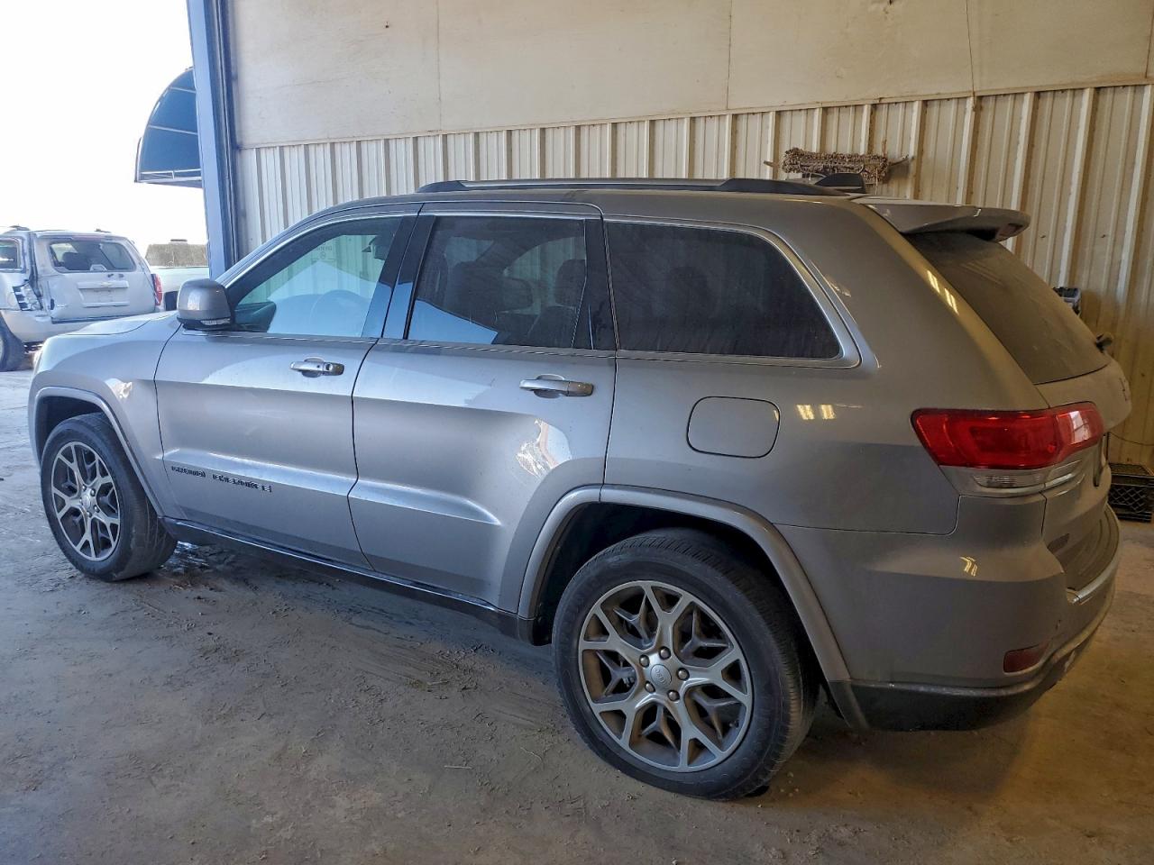 2018 JEEP GRAND CHEROKEE LIMITED photo 2