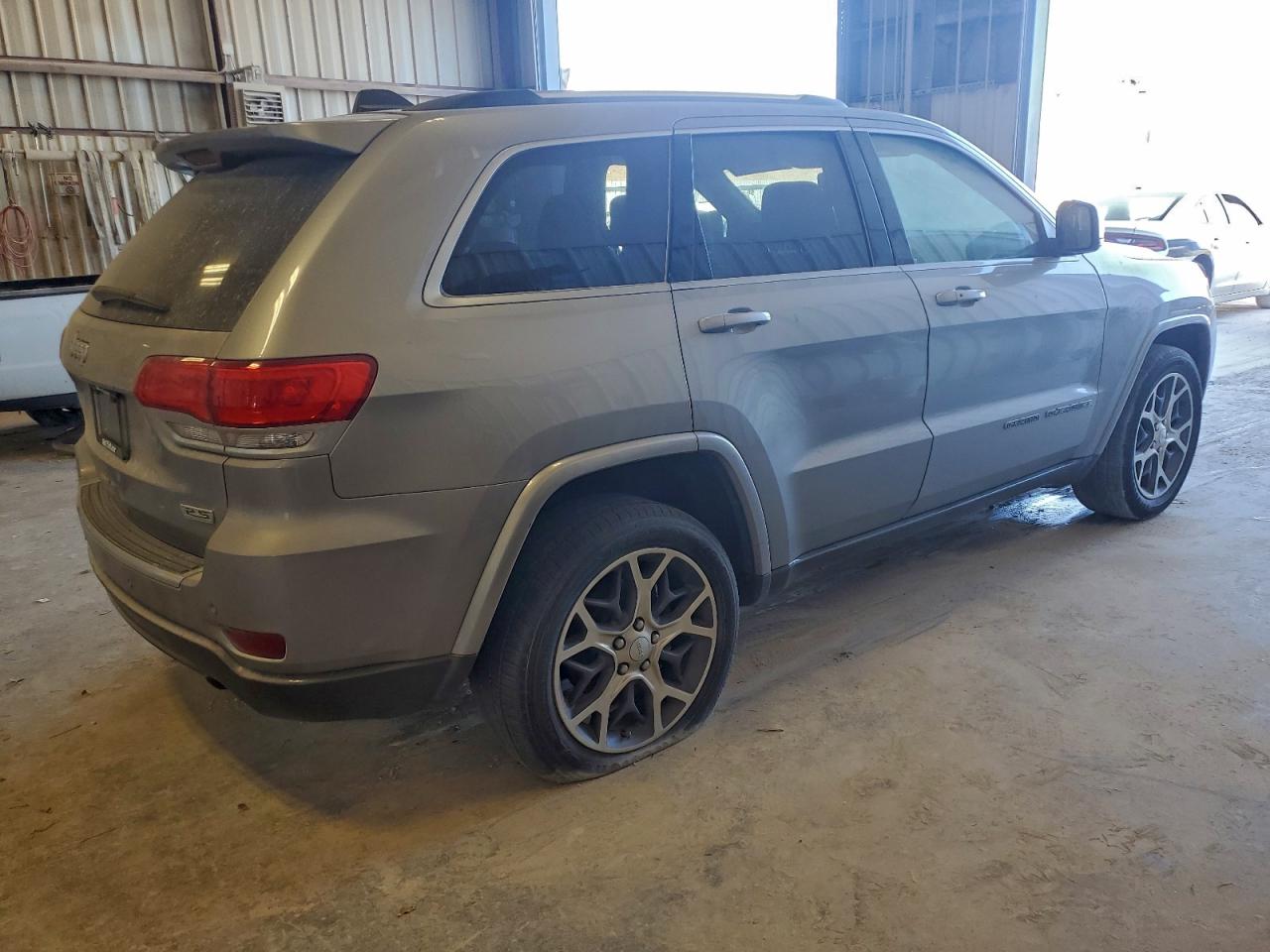 2018 JEEP GRAND CHEROKEE LIMITED photo 3