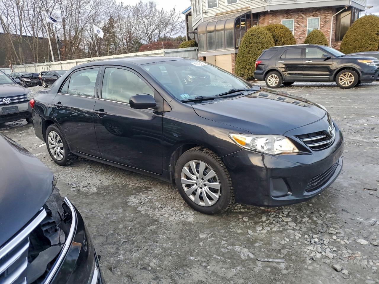 2013 TOYOTA COROLLA BASE photo 4