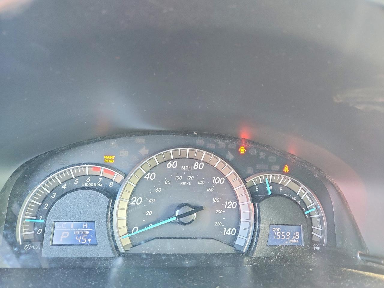 2013 TOYOTA CAMRY L photo 9