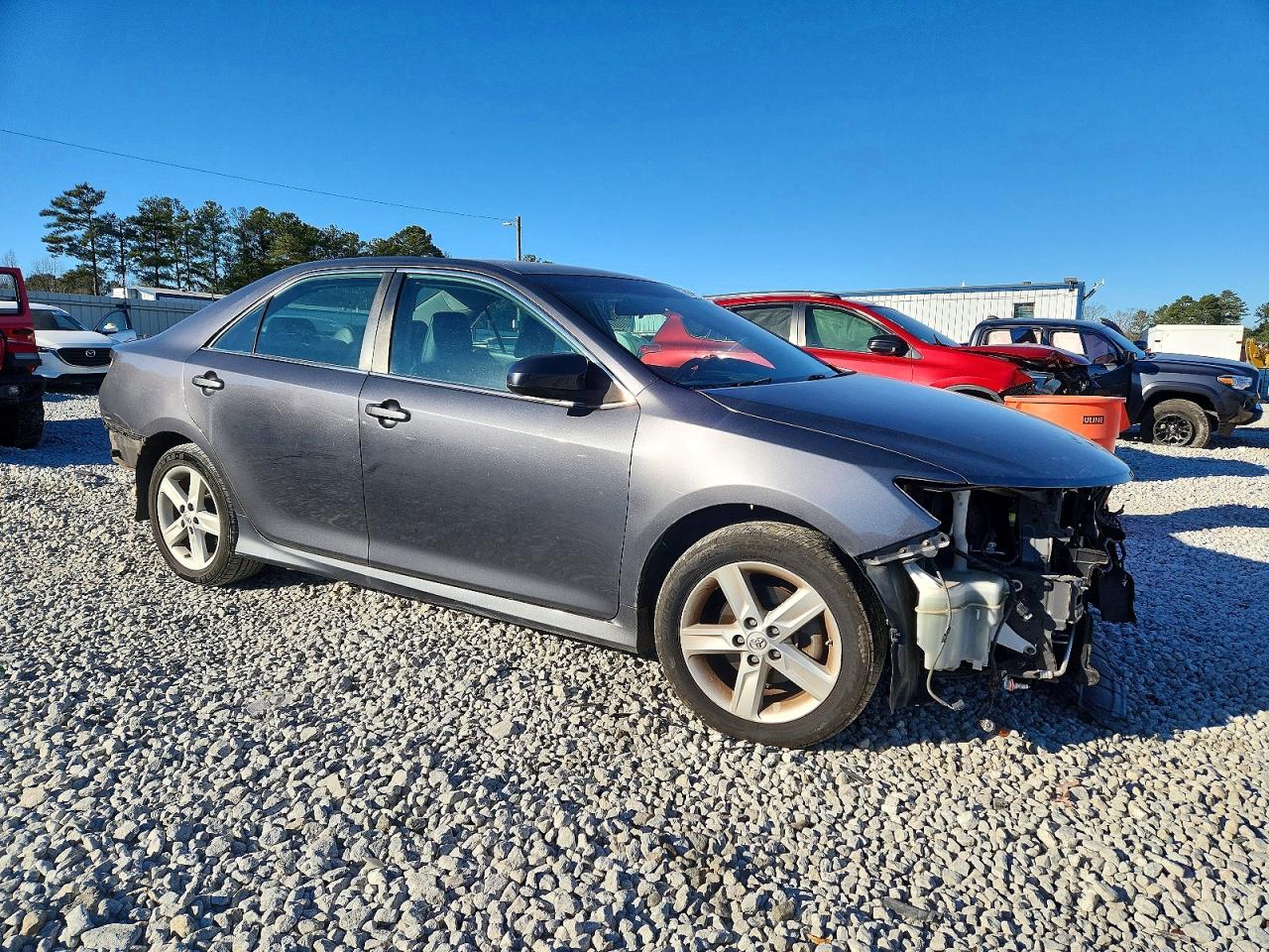 2013 TOYOTA CAMRY L photo 4
