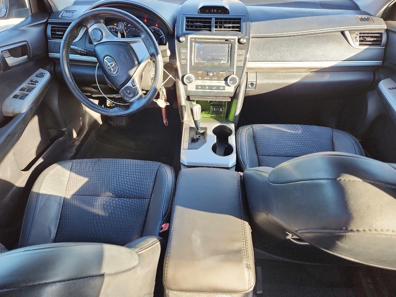 2013 TOYOTA CAMRY L photo 8