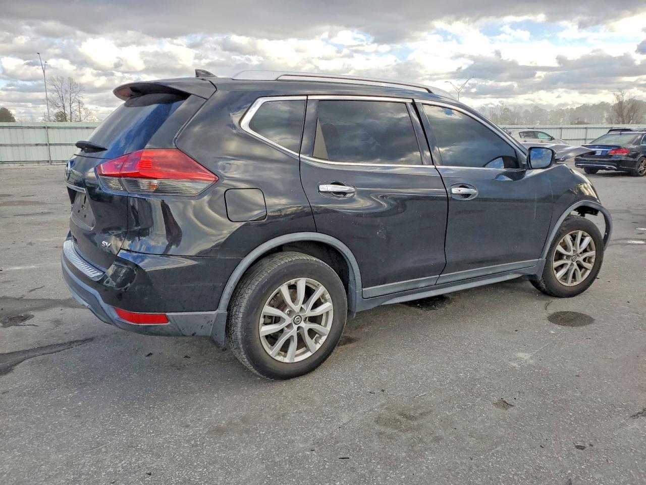 2018 NISSAN ROGUE S photo 3
