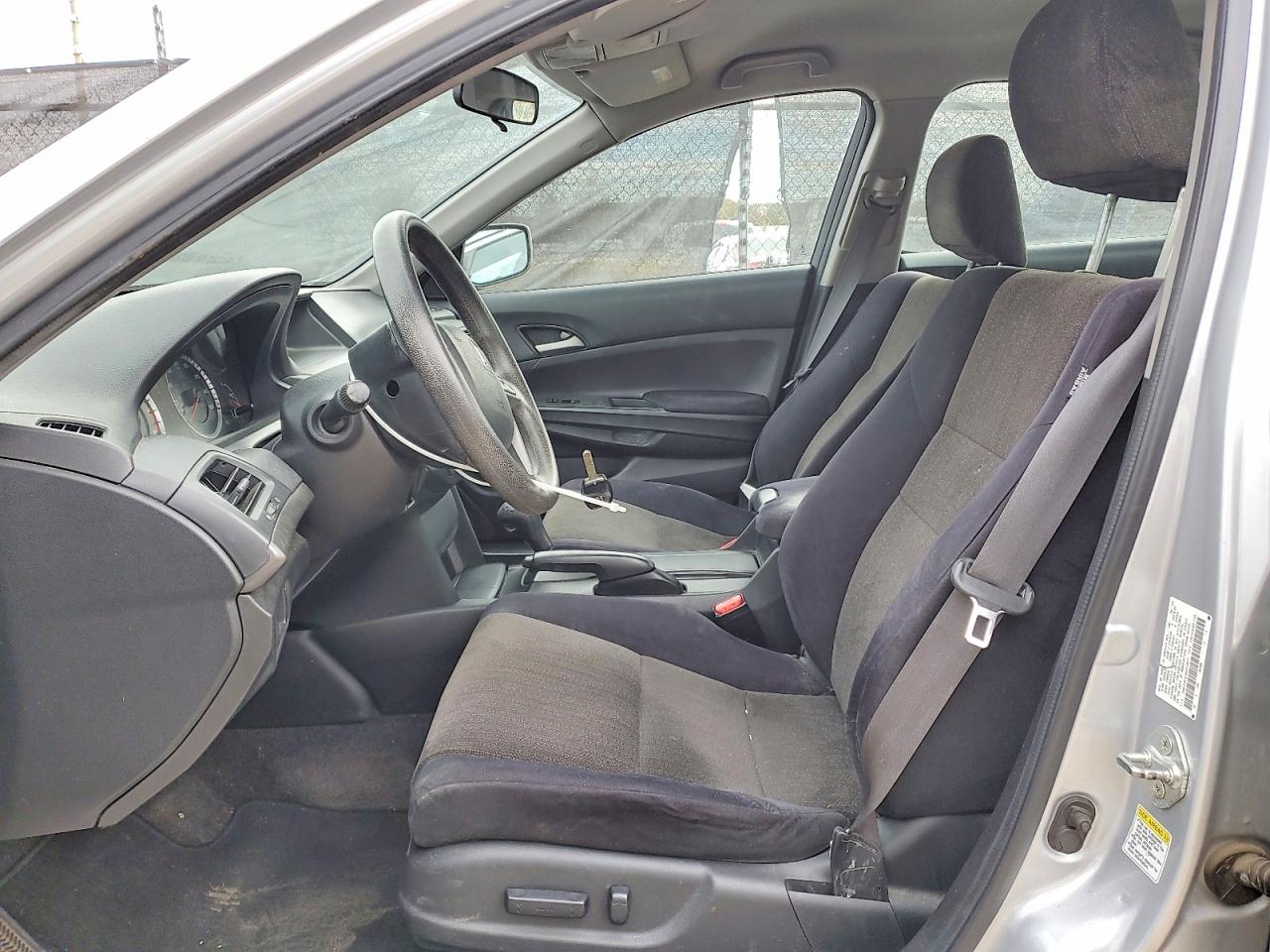 2010 HONDA ACCORD LXP photo 13