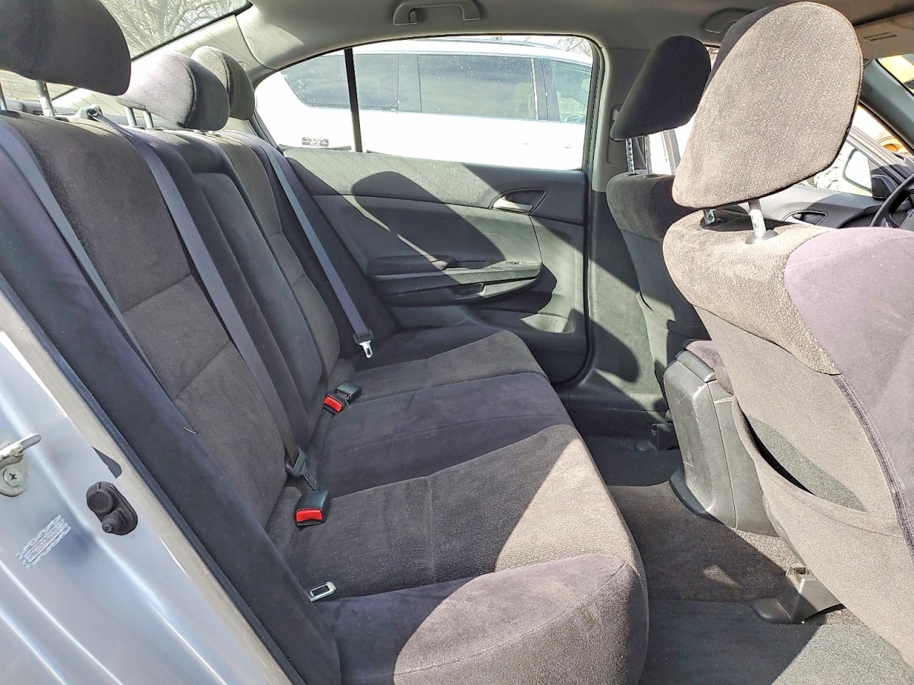2010 HONDA ACCORD LXP photo 19