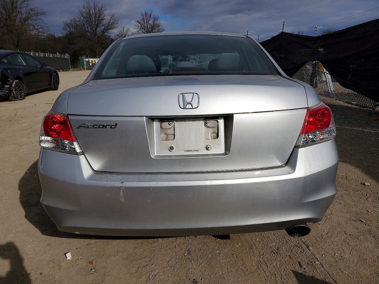2010 HONDA ACCORD LXP photo 11