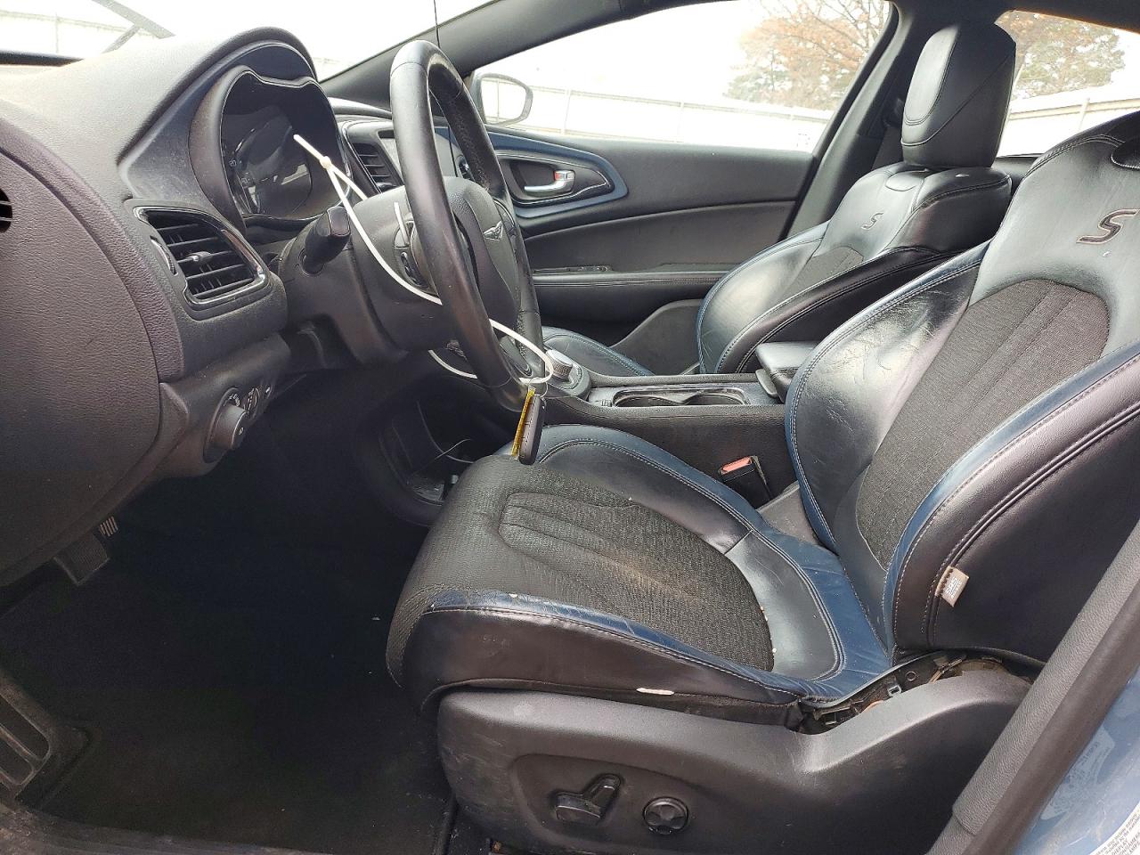 2015 CHRYSLER 200 S photo 7
