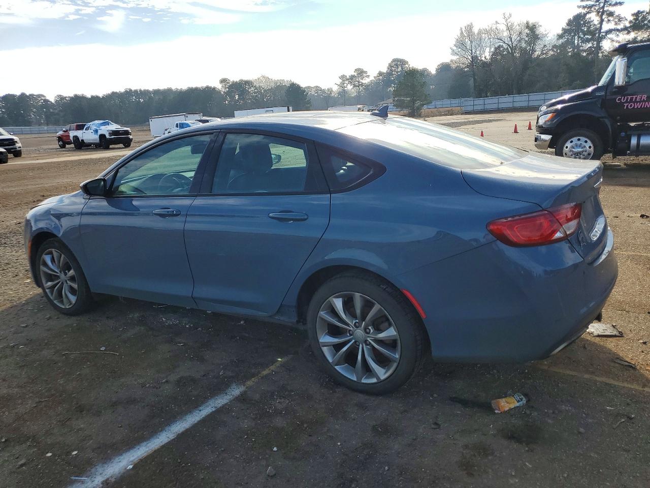 2015 CHRYSLER 200 S photo 2