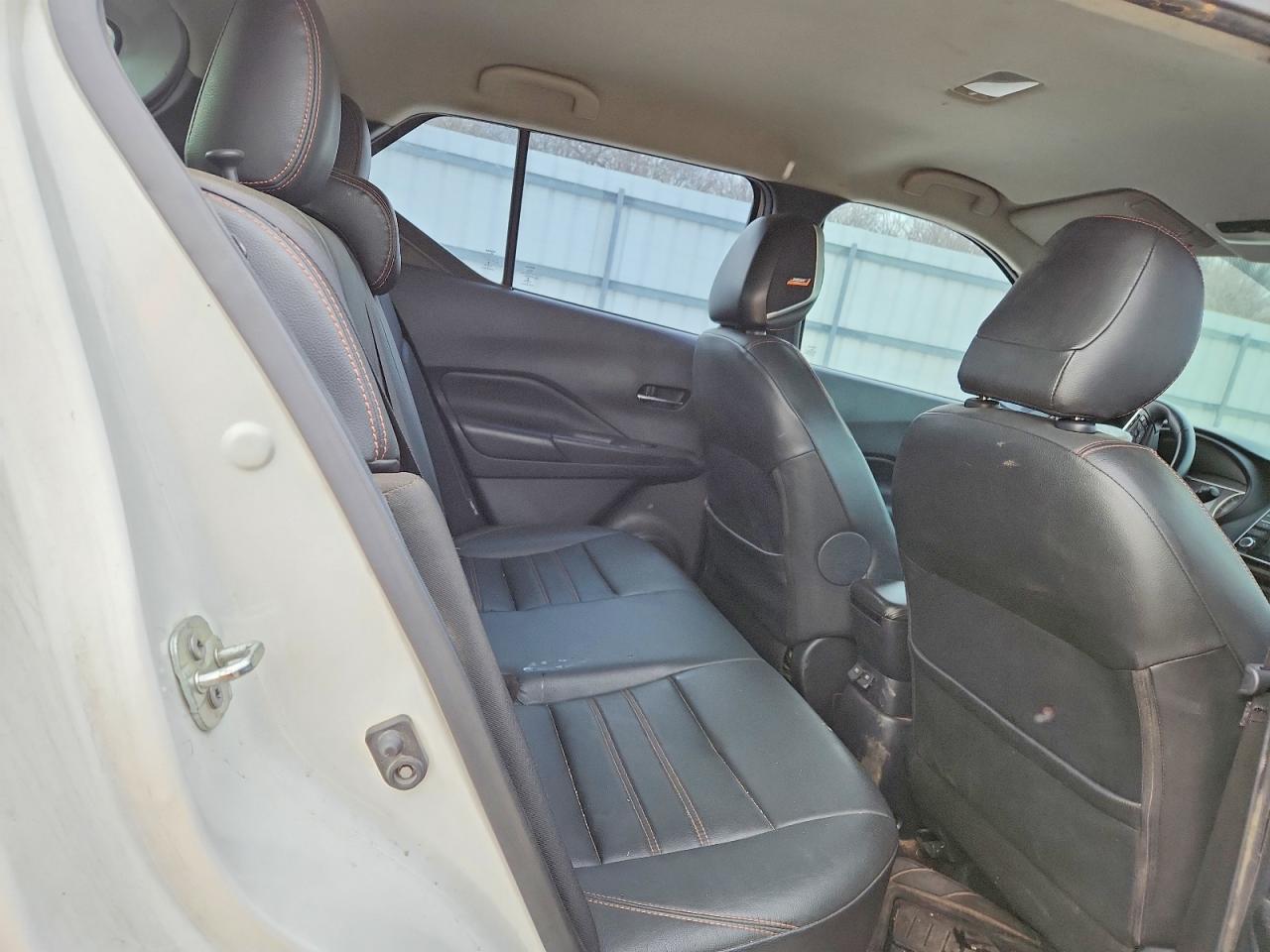 2020 NISSAN KICKS SR photo 10