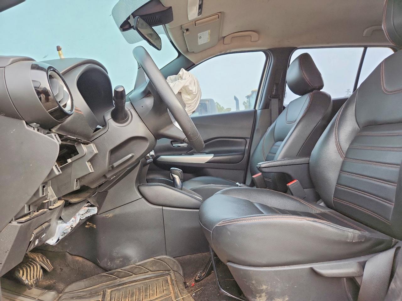 2020 NISSAN KICKS SR photo 7