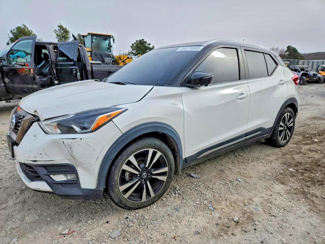 2020 NISSAN KICKS