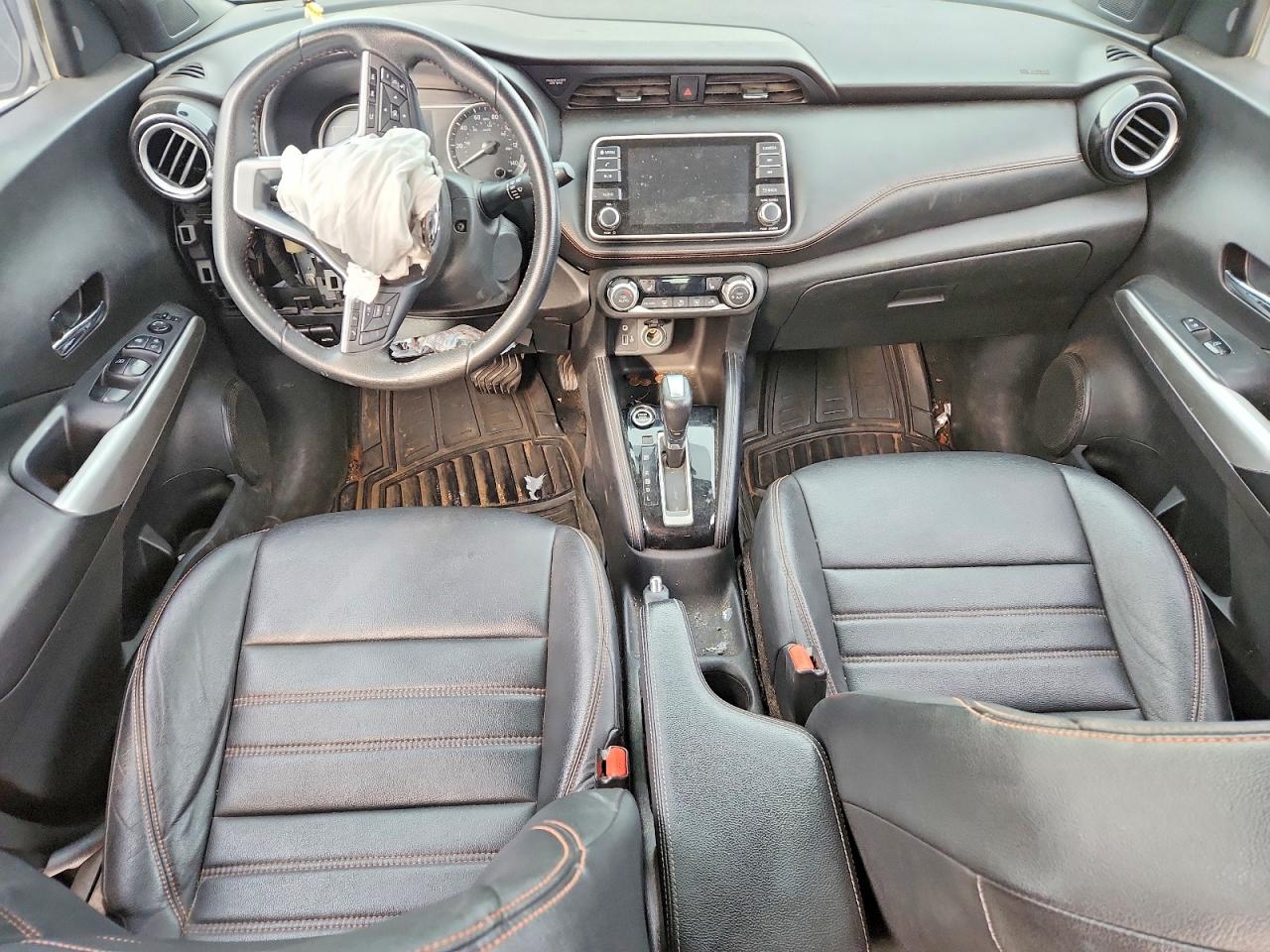 2020 NISSAN KICKS SR photo 8